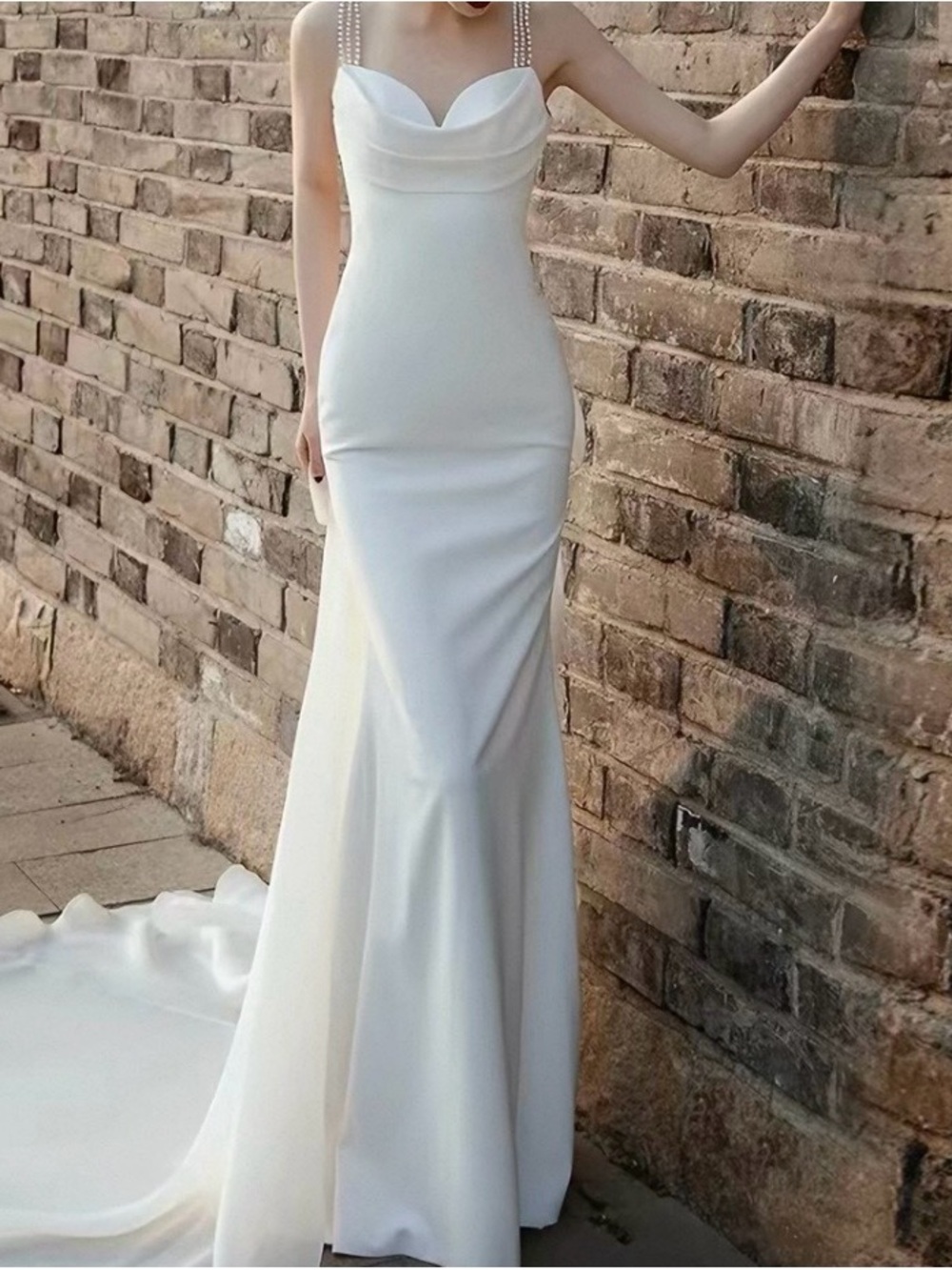 Elegant White Pearl-Strap Mermaid Evening Dress